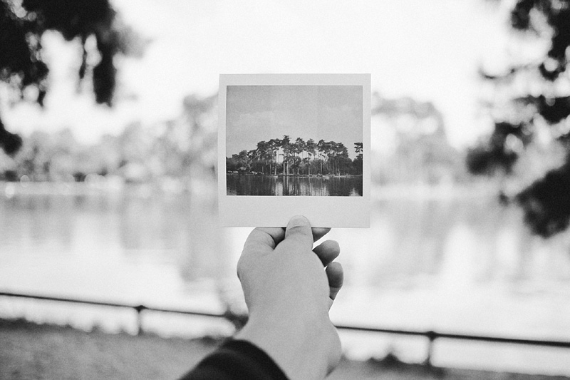 Paris wedding photographer - Polaroid shot at Bois de Boulogne