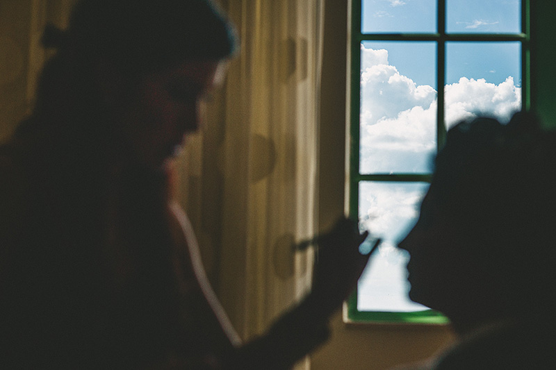 st petersburg wedding photographer - Bride getting ready at the Vinoy Renaissance Hotel