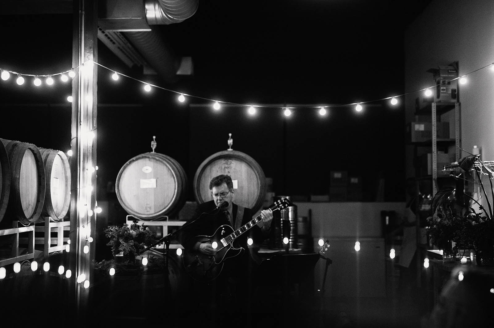 Guitarist Kevin Karrick at a Clay Pigeon Winery wedding reception