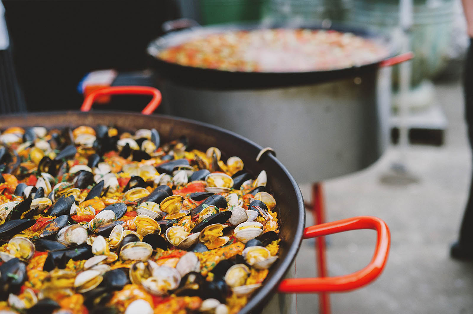 Cooking paella for the reception | Castaway Portland Wedding