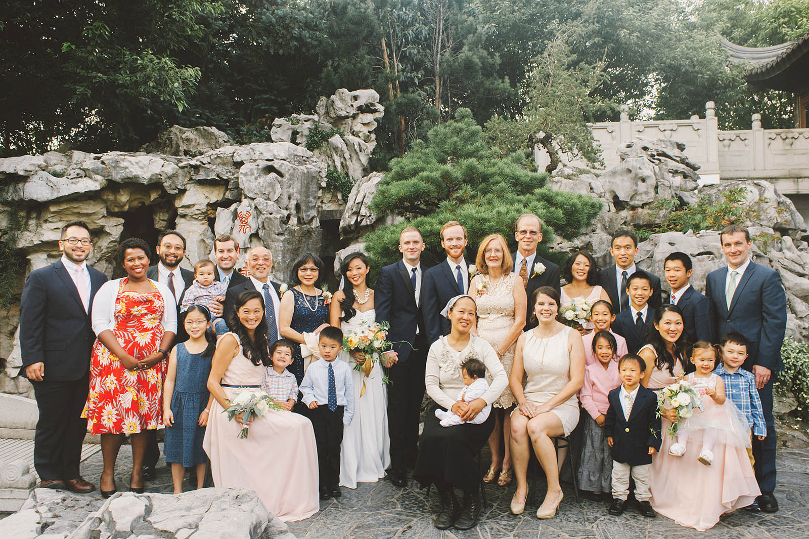 Large family photo near the tea house | Lan Su Chinese Garden Wedding