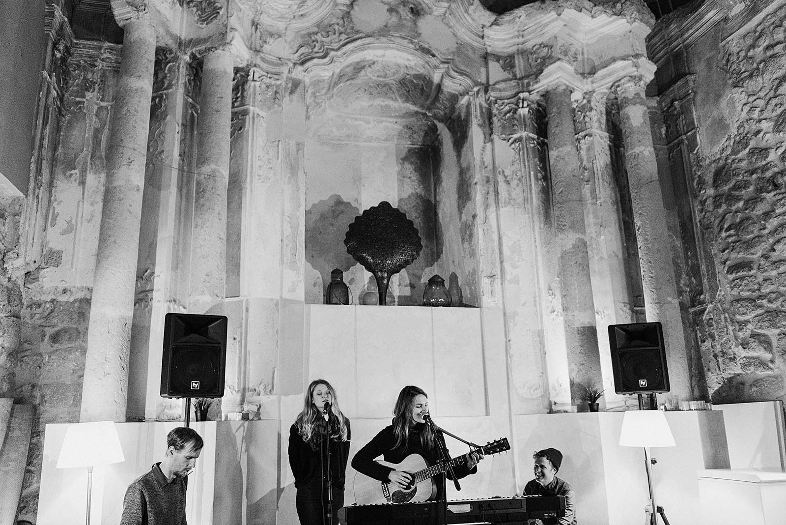 On Tour in Italy with Robin Bacior | Enna