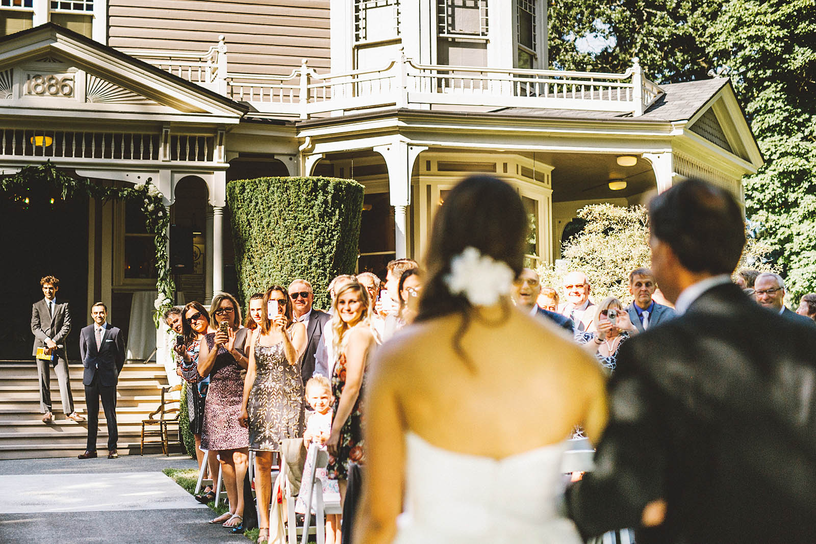 Bride's entrance at the Marshall House ceremony | Fort Vancouver Wedding in Washington