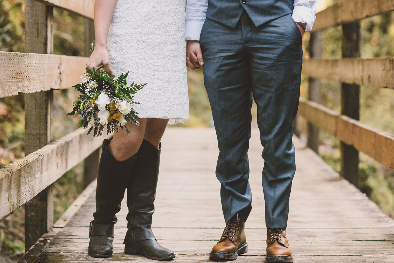 Walk along the Tanner Creek bridge | Wahclella Falls Wedding