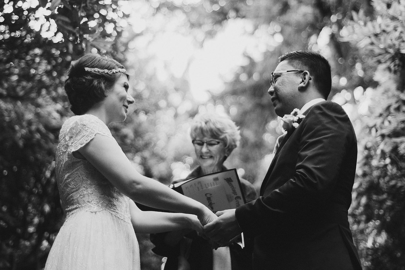 Ceremony on the stairs in Laurelhurst Park | Downtown Portland Elopement