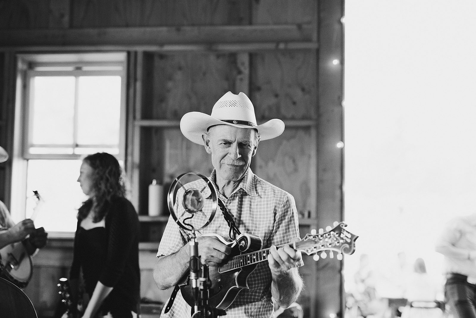 Bluegrass musicians at the Croft Farm | Sauvie Island Wedding