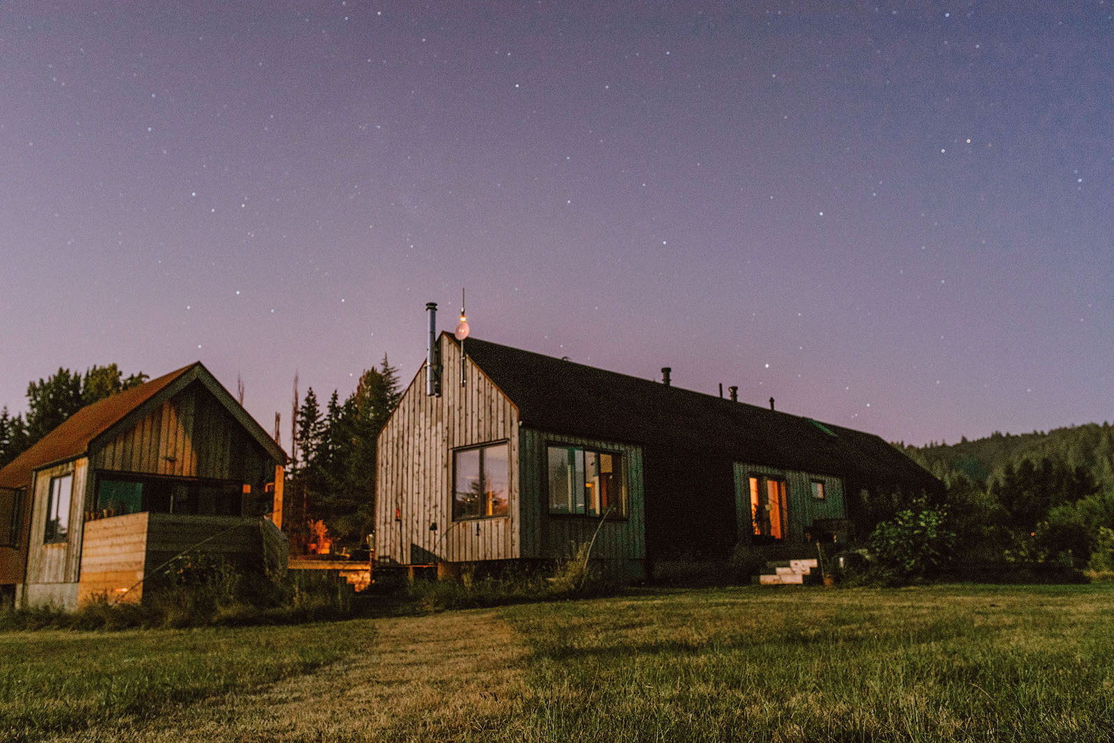 The sun setting on the Croft Farm | Sauvie Island Wedding