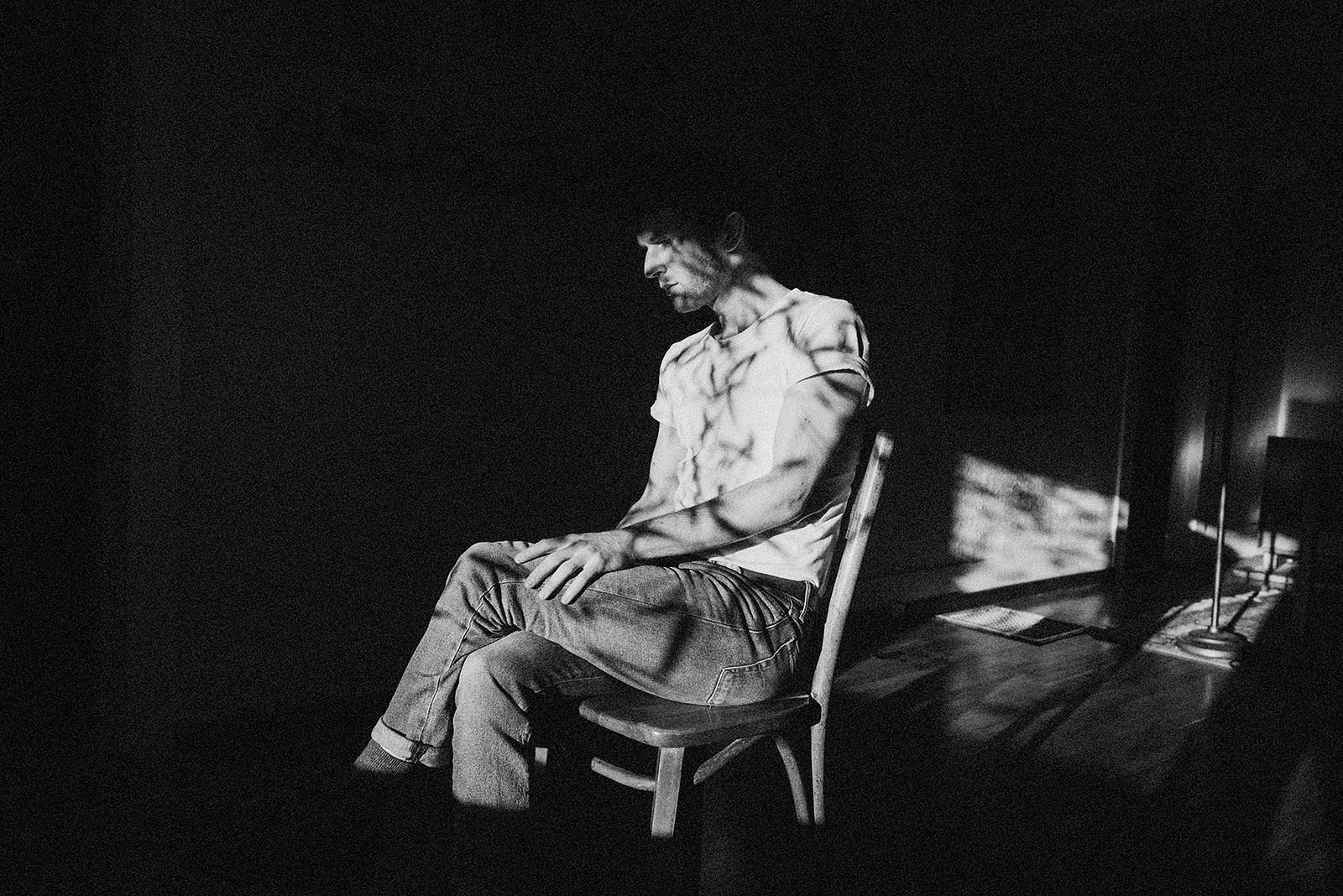 Black and white photo of Erik Emanuelson - Portland Music Photographer