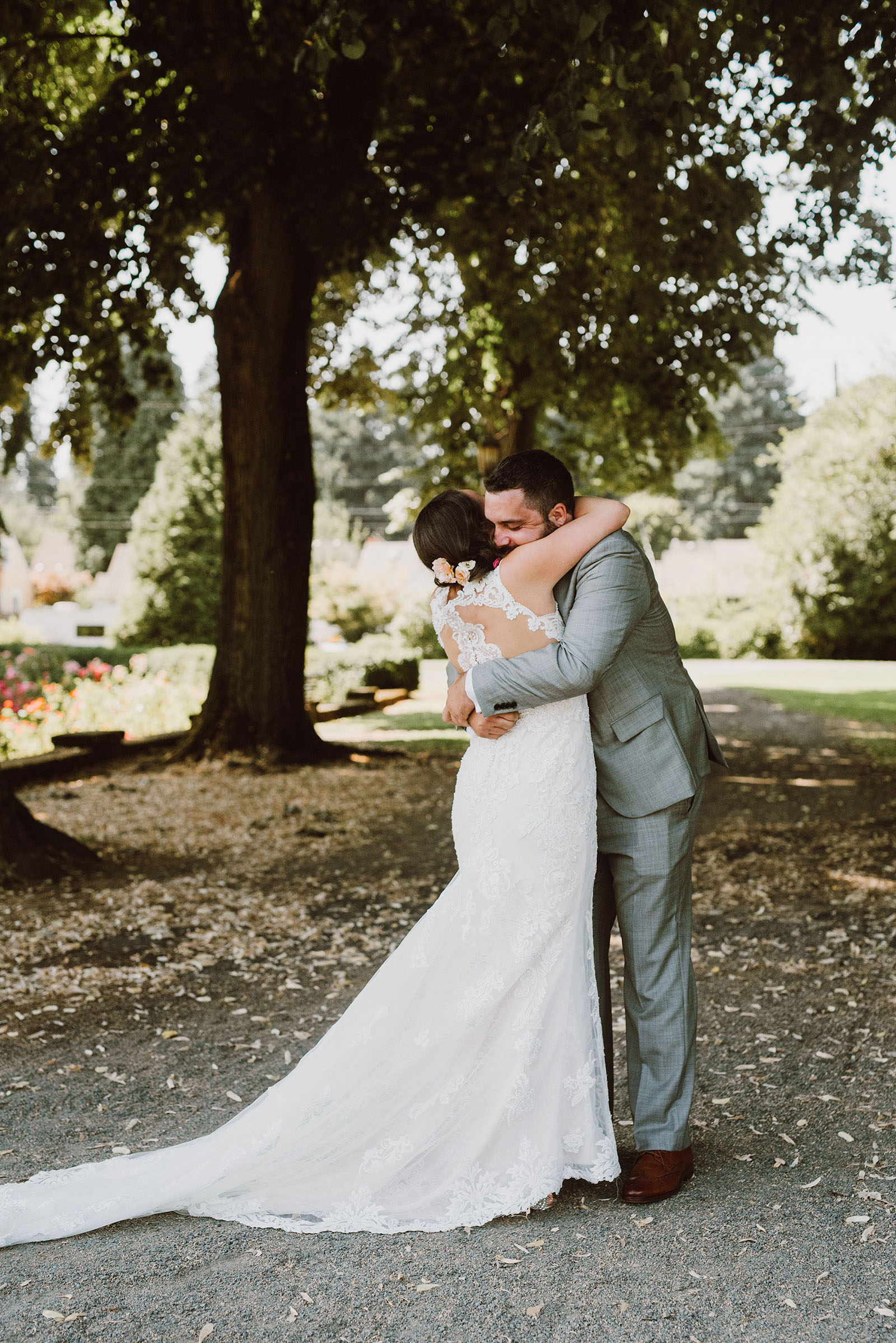 Bride and Groom's First Look in Peninsula Park